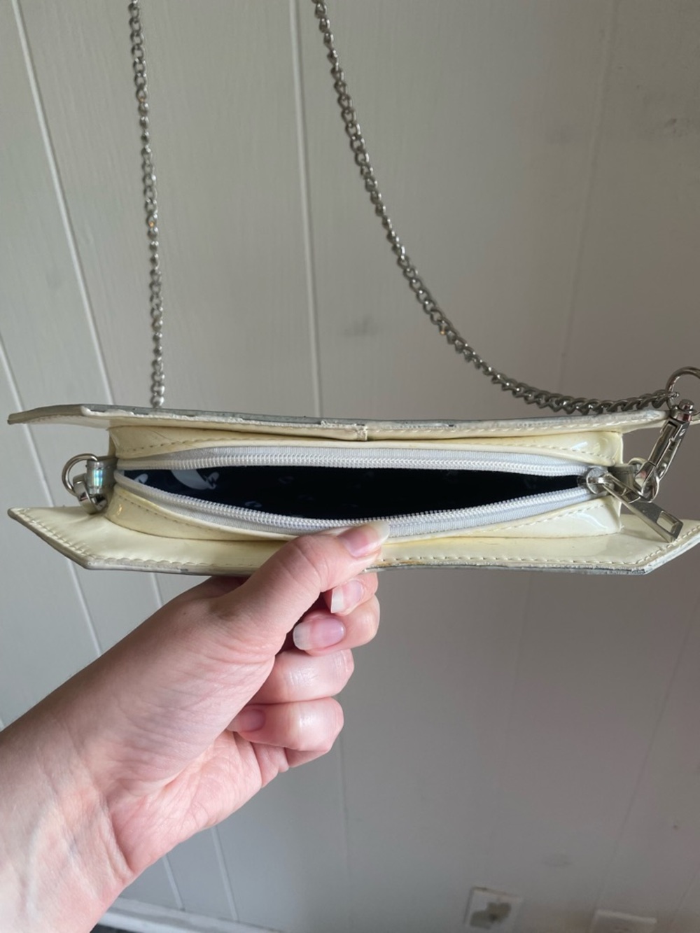Holographic Diamond-Shaped Crossbody Bag in White/Cream - Picture 5 of 7